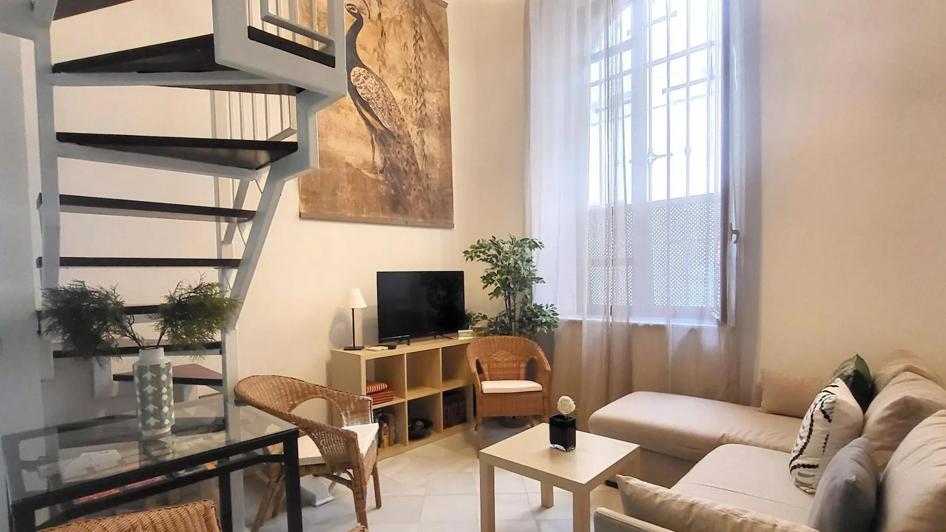 Walk To The Cathedral Loft Arenal Apartment Seville Spain