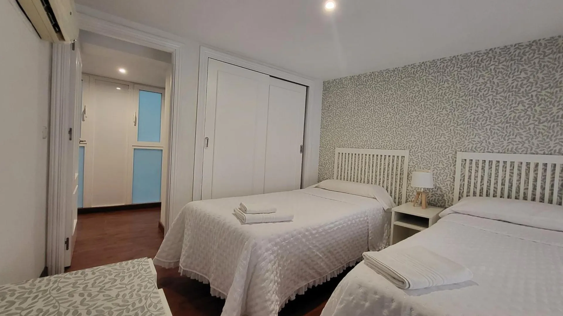 Walk To The Cathedral Loft Arenal Apartment Seville 0*,